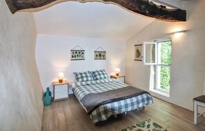 1 chambre, fer et planche à repasser, Wi-Fi gratuit, draps fournis