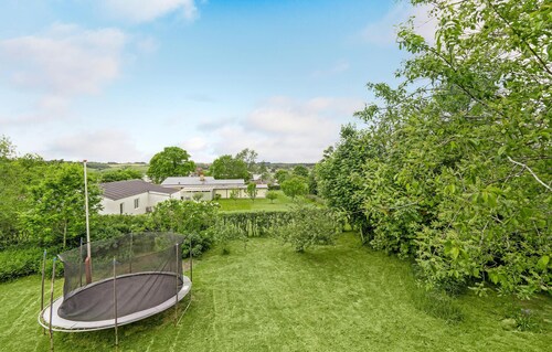 Nice home in Løgstrup with WiFi
