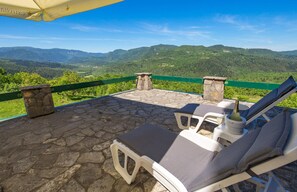 Terrace/patio - Amazing home in Podstene (Podstene)