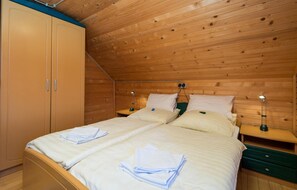 4 Schlafzimmer, Reisekinderbett, kostenloses WLAN, Bettwäsche