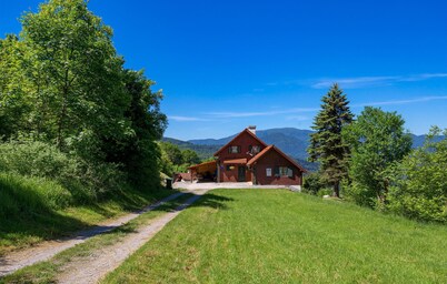 Amazing home in Podstene