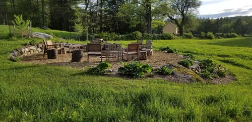 Fabulous, restful, studio with AC in charming Hopkinton