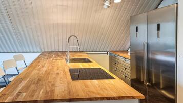 KylskÄp, diskmaskin och kaffe- och tebryggare