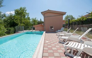 A heated pool - Gorgeous home in Imotski (Imotski)