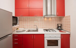 Kühlschrank, Ofen, Herdplatte, Geschirrspüler
