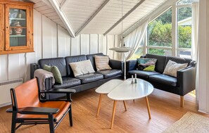 TV, fireplace - Pet friendly home in Hvide Sande with sauna (Hvide Sande)