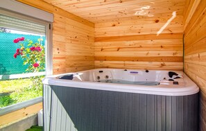 Baignoire à remous intérieure