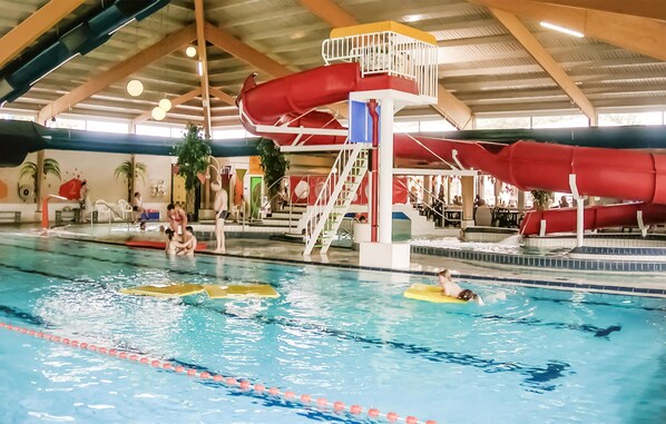 Piscine intérieure