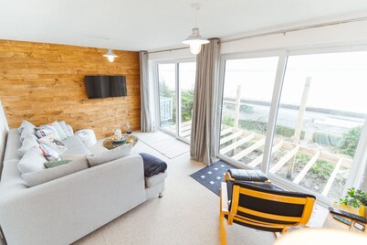 Watersedge Retreat Lake District views Pet friendly