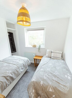2 bedrooms, iron/ironing board, travel cot, free WiFi