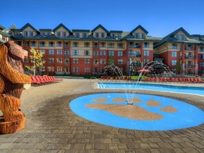 Outdoor pool - Spend the 4th of July at Marriott's Timber Lodge (South Lake Tahoe)