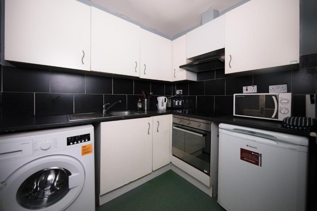 冰箱、微波炉、烤箱、炉灶