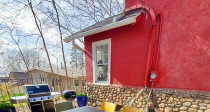 Artsy Tartsy Bunk House off West Lake Okoboji