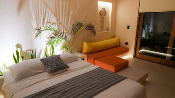 Wifi gratis, decoración personalizada y muebles diferentes