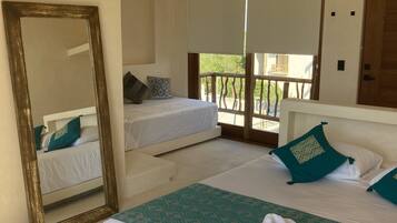 Suite (Cielo) | Decoración personalizada, muebles diferentes y wifi gratis