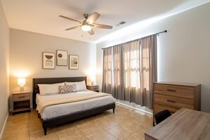 6 Schlafzimmer, Schreibtisch, kostenloses WLAN, Bettwäsche