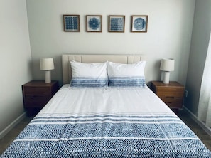 6 bedrooms, desk, free WiFi, bed sheets