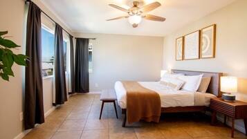 6 bedrooms, desk, free WiFi, bed sheets