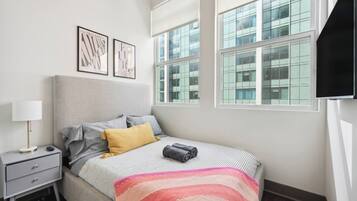 2 bedrooms, desk, iron/ironing board, travel crib