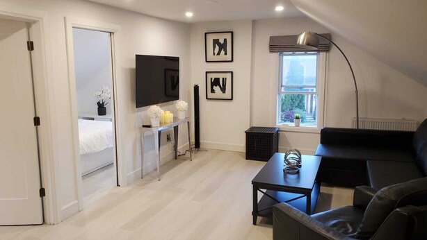 2 bedrooms, iron/ironing board, free WiFi, bed sheets - Large 2BR, new beautiful modern fully renovated apt just off Main St. Picton (Prince Edward)
