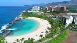 Beach nearby, sun-loungers, beach towels
