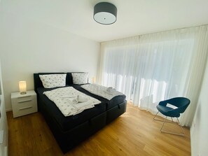 2 dormitorios, tabla de planchar con plancha, wifi