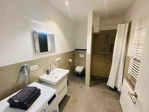 Unclassified image, 5 of 15, button