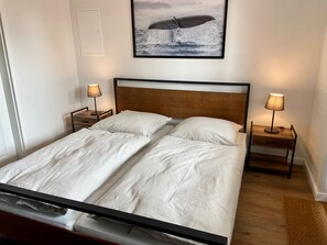 Unclassified image, 5 of 16, button