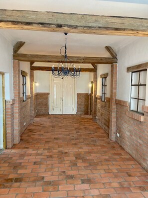 Unclassified image, 5 of 15, button