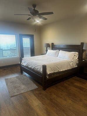 6 bedrooms, desk, iron/ironing board, free WiFi