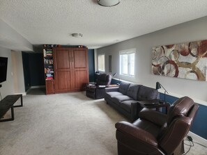 Smart TV, fireplace, video games, DVD player