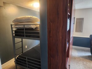 1 Schlafzimmer, Schreibtisch, Bügeleisen/Bügelbrett, WLAN