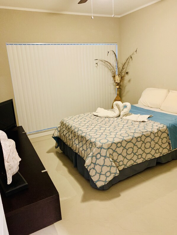 1 bedroom, WiFi - Family room (Hollywood)