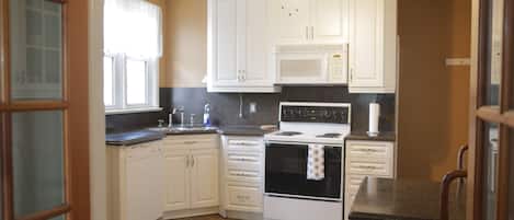 Refrigerador, microondas, parrilla de estufa y lavavajillas