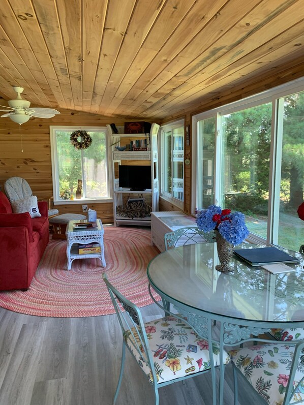 Smart TV, books, music library, stereo