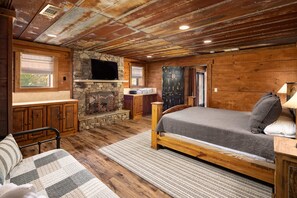 6 chambres, fer et planche à repasser, Wi-Fi, draps fournis