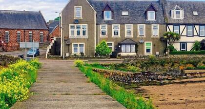 Loch Views Apartment Sleeps 2-Pets Ok-Free Parking