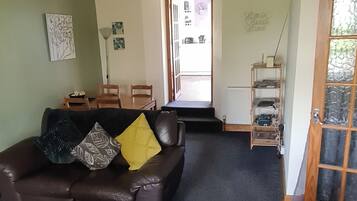 TV, fireplace, stereo