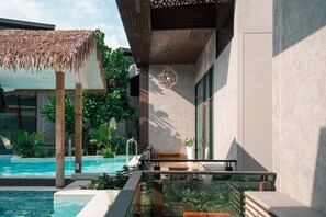 Deluxe Pool Villa with Pool Access | Terassi/patio