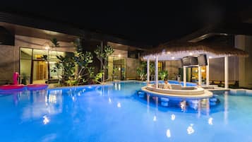 Deluxe Pool Villa with Pool Access | 水景