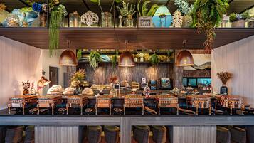 Daily local cuisine breakfast (THB 1000 per person)