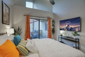 2 bedrooms, desk, iron/ironing board, free WiFi - Scottsdale - Boho Cactus Condo - Newly Renovated! (Paradise Valley)