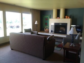 Fireplace, DVD player