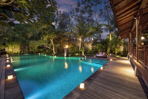 Alberca al aire libre 