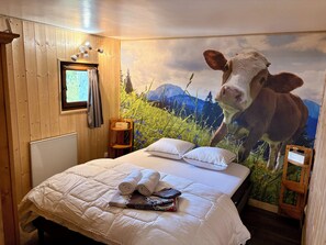 3 bedrooms, free WiFi, bed sheets