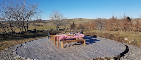 屋外ダイニングエリア