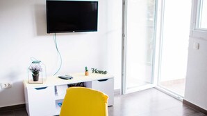 아파트 (Two bedroom Apartment with Balcony) | 내부