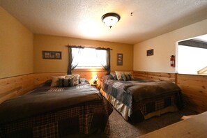6 bedrooms, travel crib, WiFi, bed sheets