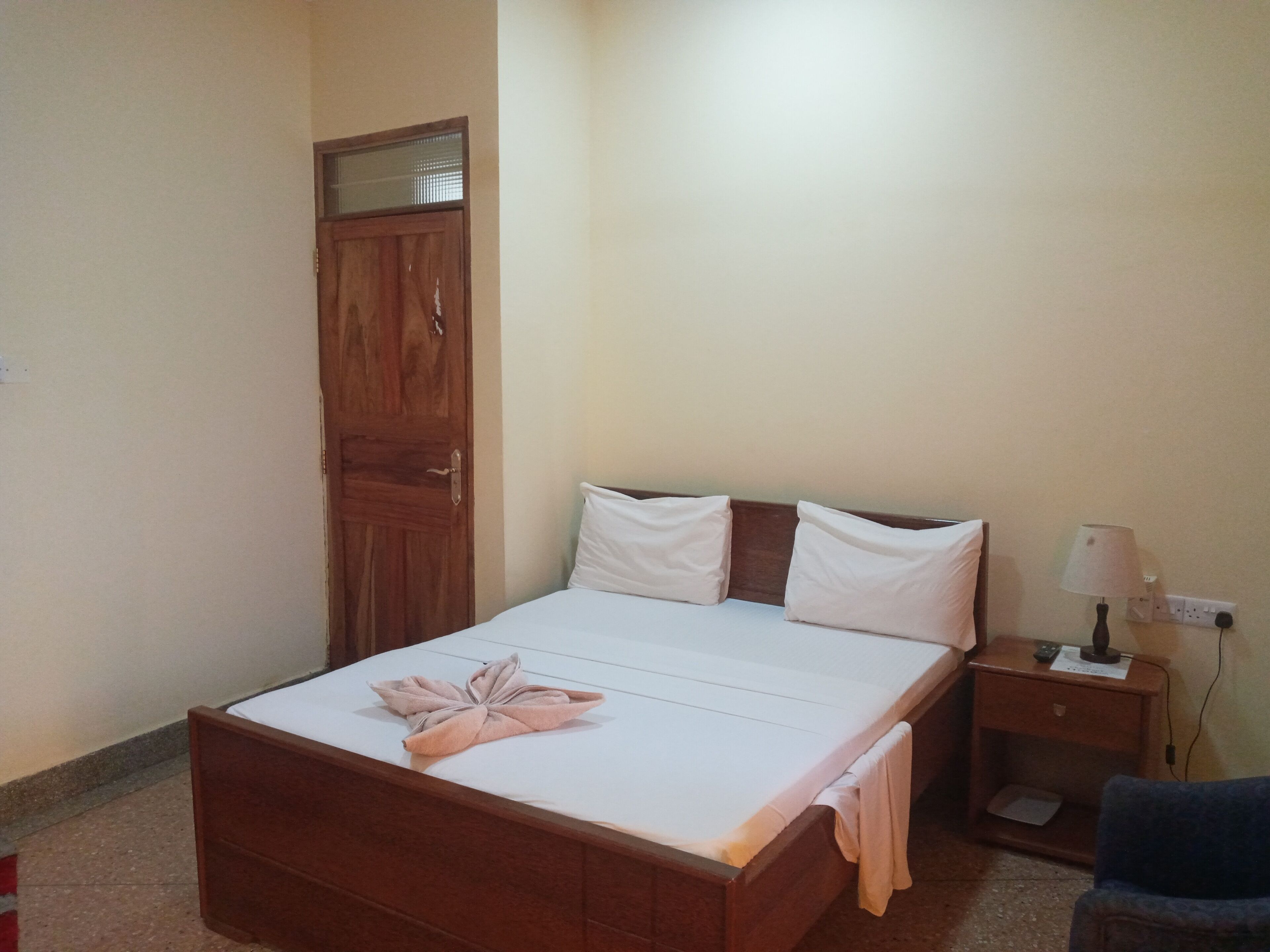 standard double room | free wifi, bed sheets