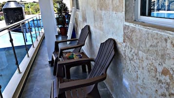 Apartamento, 2 quartos, para fumantes, sacada | Sacada